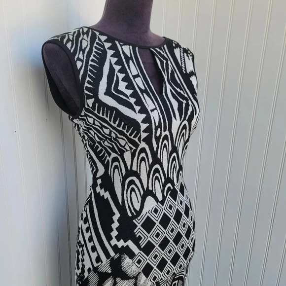 $158 NWT Cache Dress Black White Strerch Linned Abstract Sleveless Keyhole Sz M - Picture 3 of 16